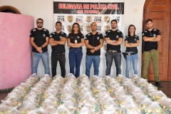 ENTREGA-ALIMENTOS-PELA-POLICIA-CIVIL-DE-MANGA-MG-3